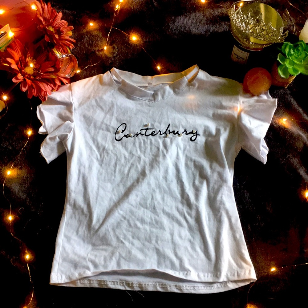 white tee shirt with shoulder slits &puffy sleeve